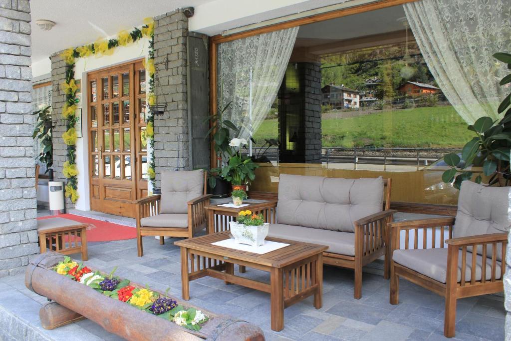 Hotel Sarre Zewnętrze zdjęcie