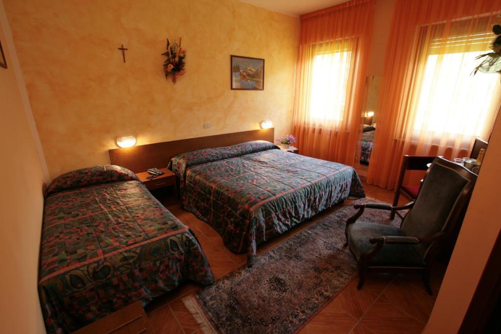 Hotel Sarre Pokój zdjęcie